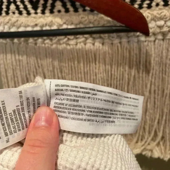 ABERCROMBIE AND FITCH CREAM WHITE WAFFLE LONG SLEEVE CROP SIZE S - Picture 3 of 4